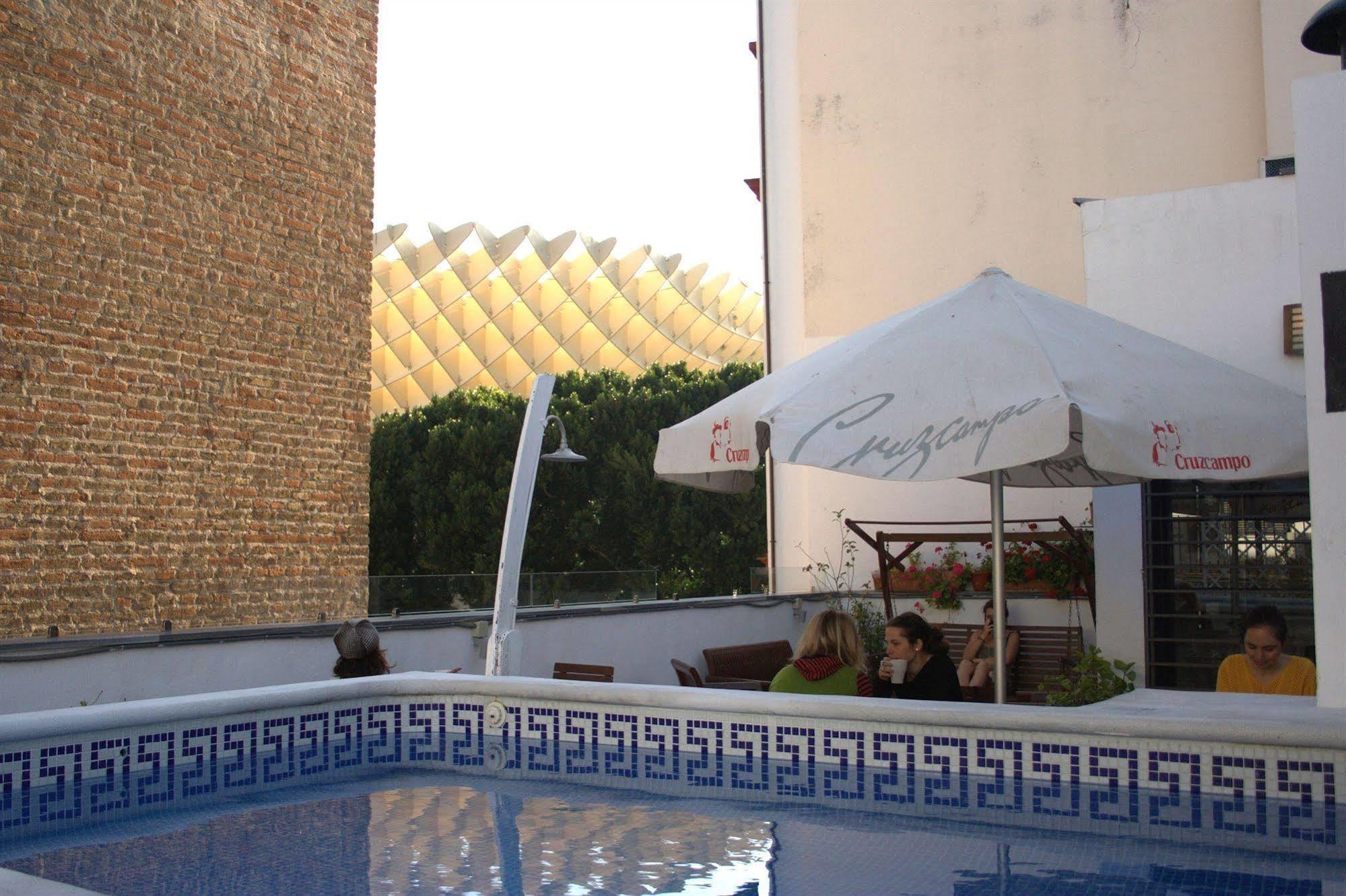 Oasis Backpackers' Hostel Sevilla & Coworking Exterior foto